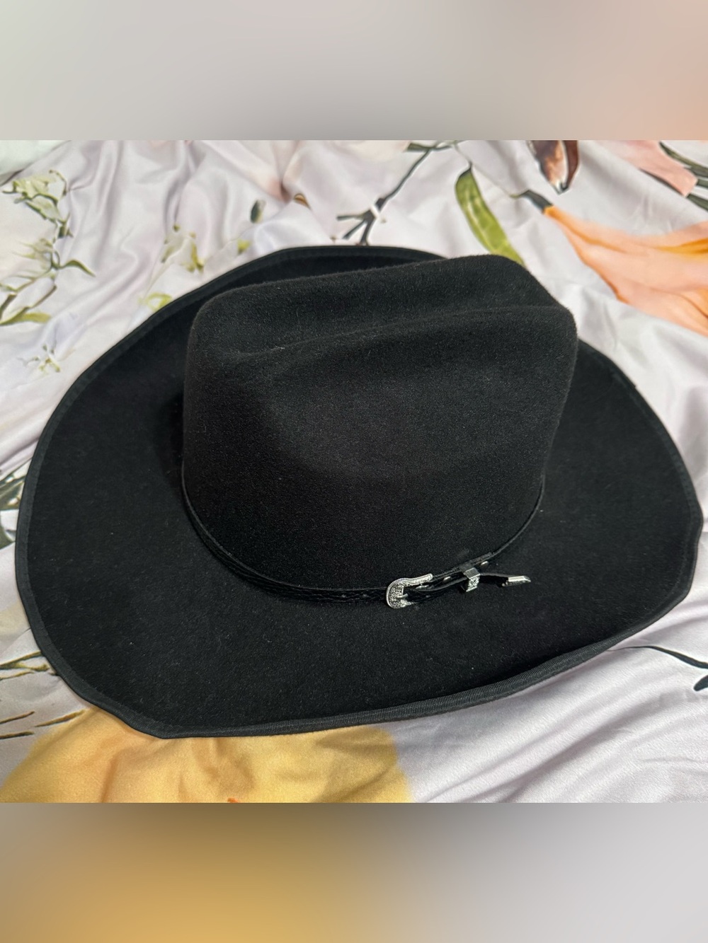 Black Western Felt Cowboy Hat with Buckle Accent